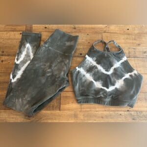 Electric & Rose leggings and top set size small